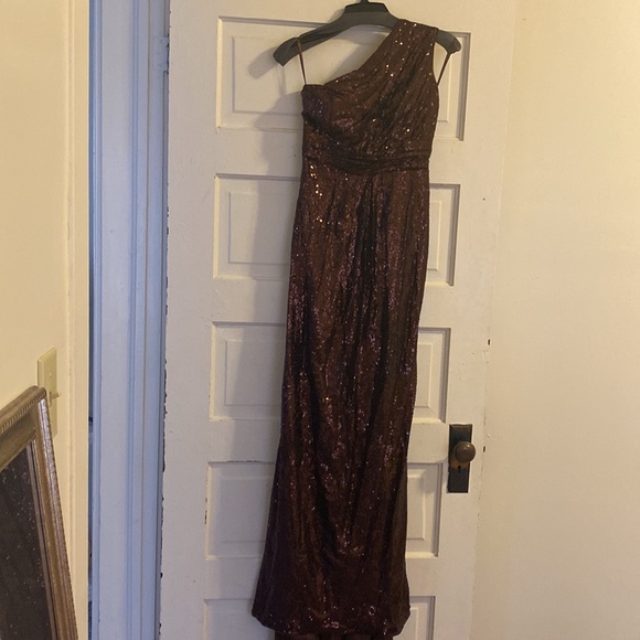 Brown Sequined Bridesmaid/Prom Dress - Women’s Size 4 Needs Tailored!! - Picture 4 of 6